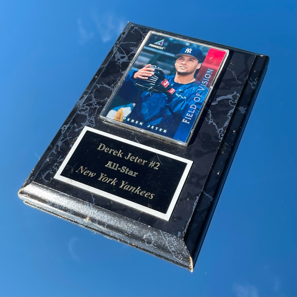 1997 Derek Jeter baseball card